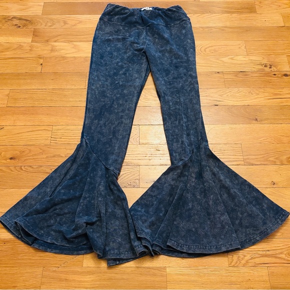 Sold - Picture 1 of 6